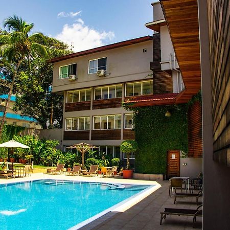 Mamba Point Hotel Монровия Экстерьер фото