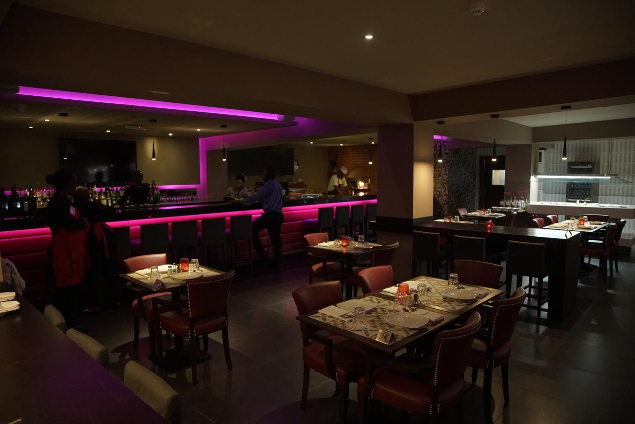 Mamba Point Hotel Монровия Экстерьер фото