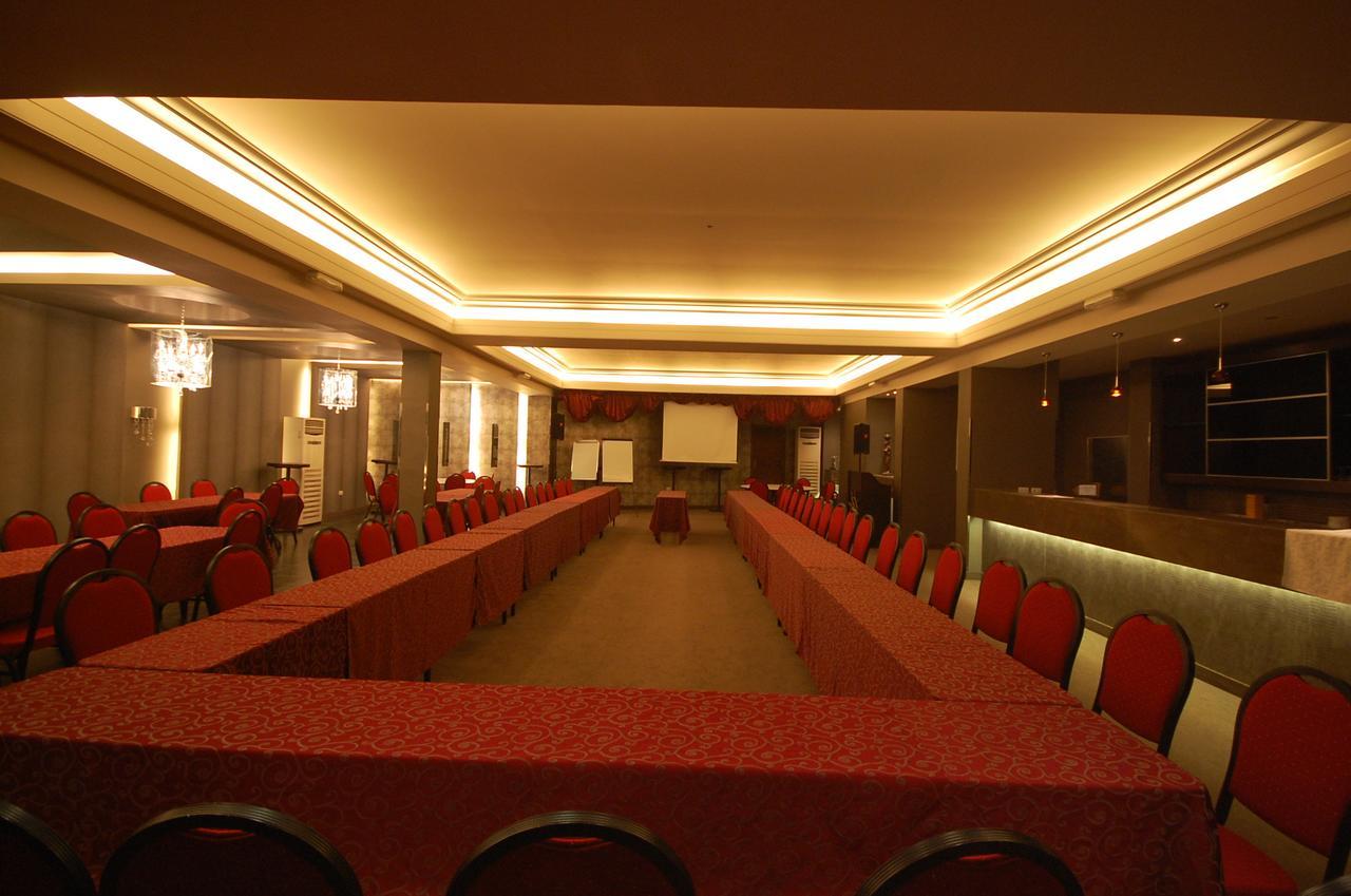 Mamba Point Hotel Монровия Экстерьер фото