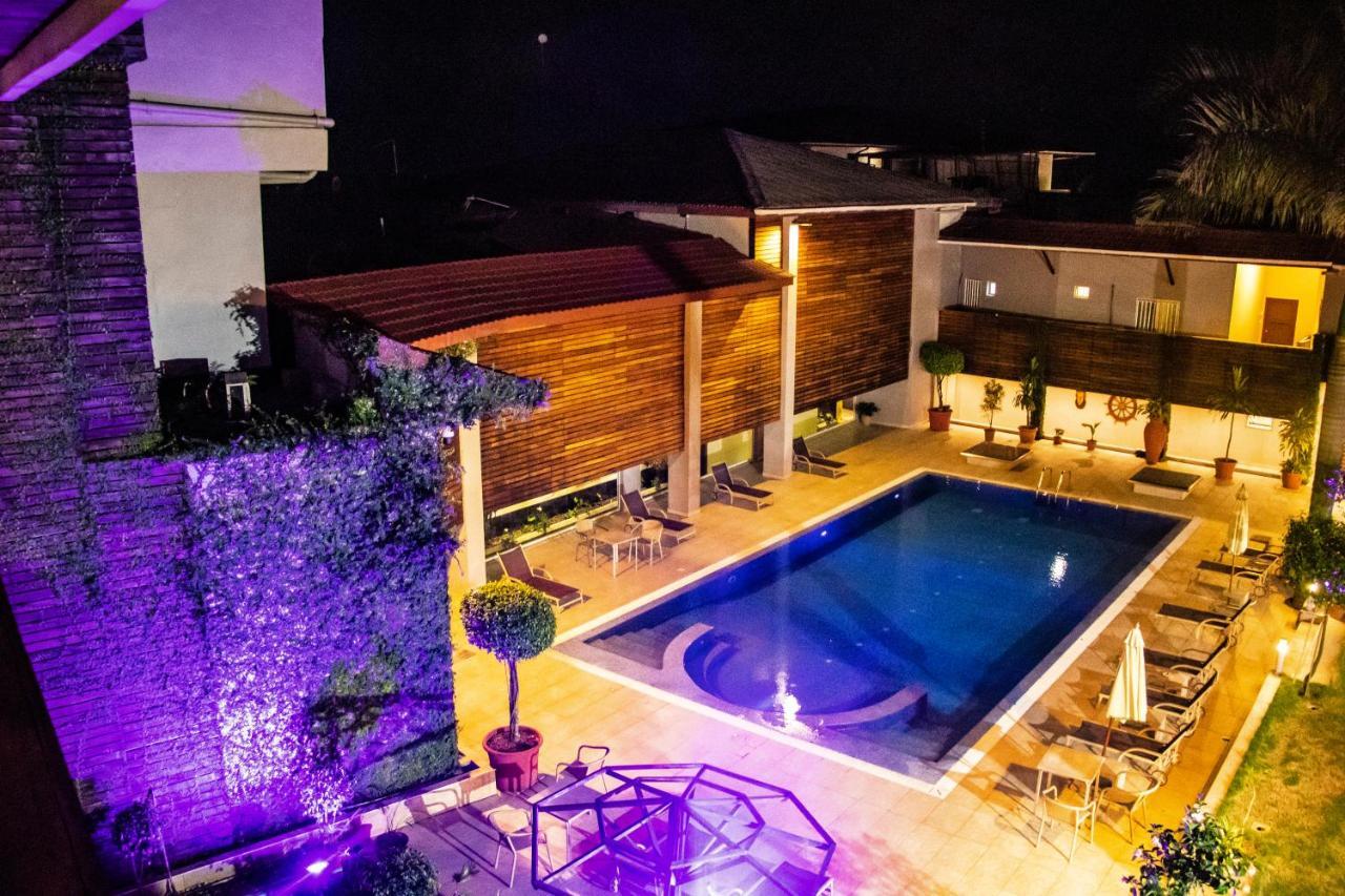 Mamba Point Hotel Монровия Экстерьер фото