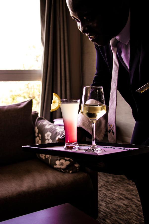 Mamba Point Hotel Монровия Экстерьер фото