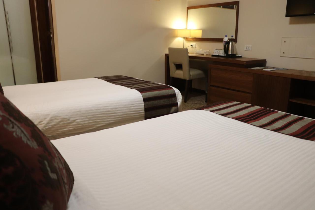 Mamba Point Hotel Монровия Экстерьер фото