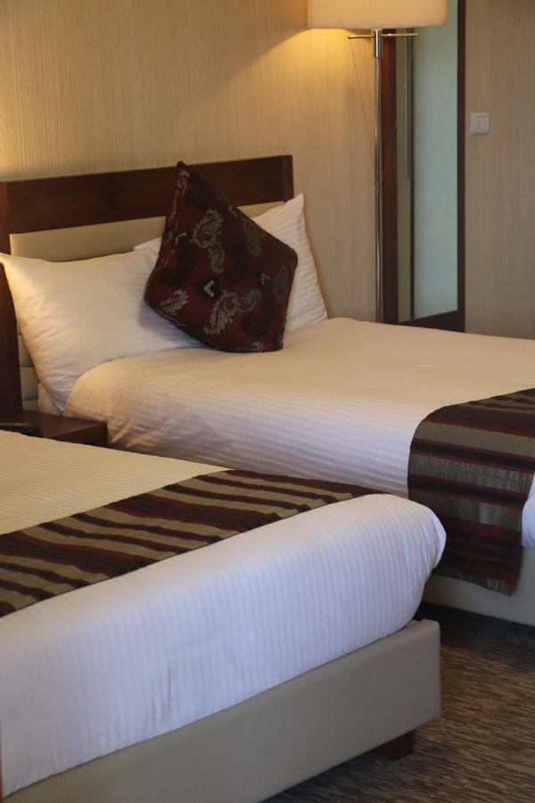 Mamba Point Hotel Монровия Экстерьер фото