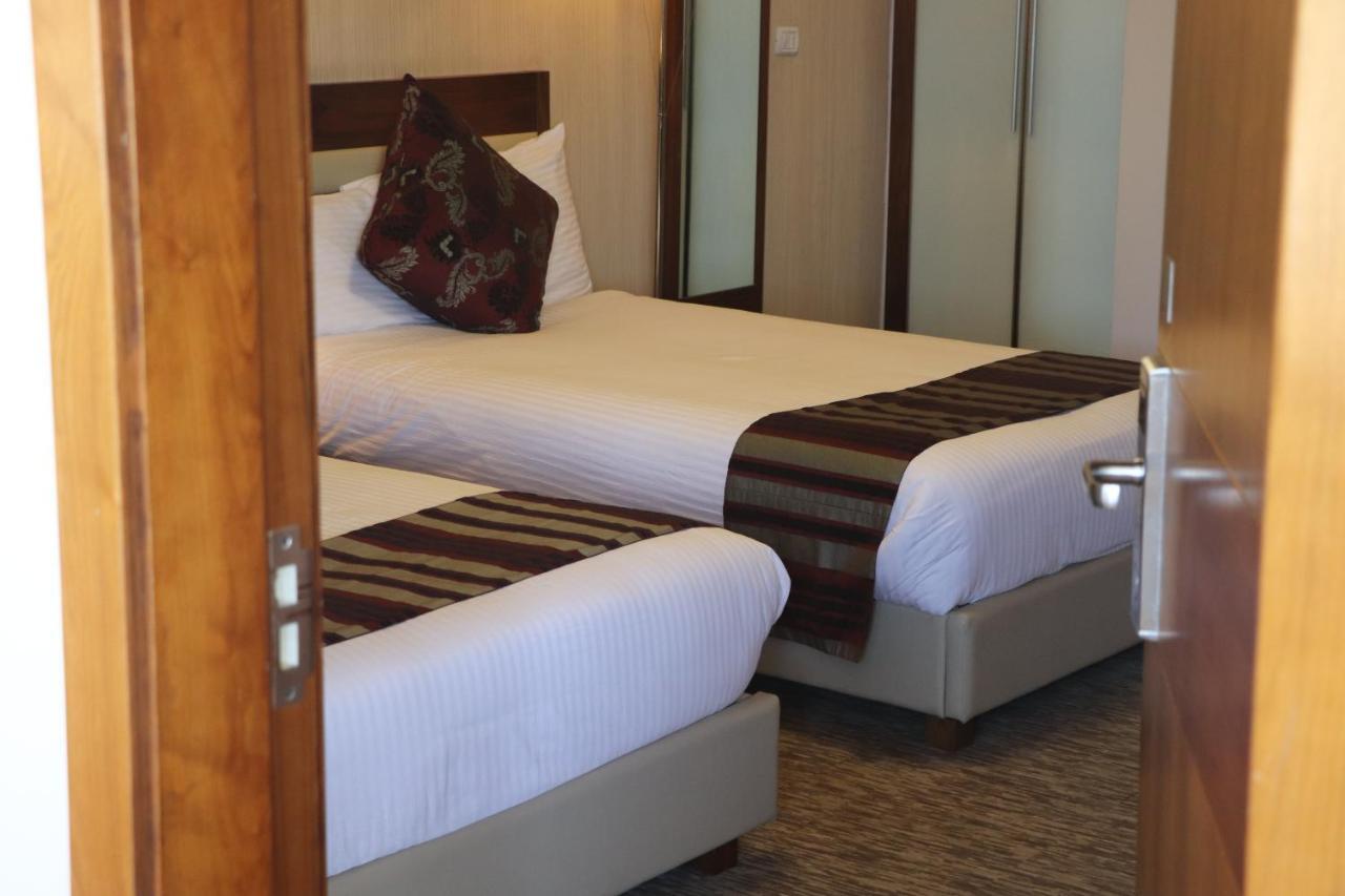 Mamba Point Hotel Монровия Экстерьер фото