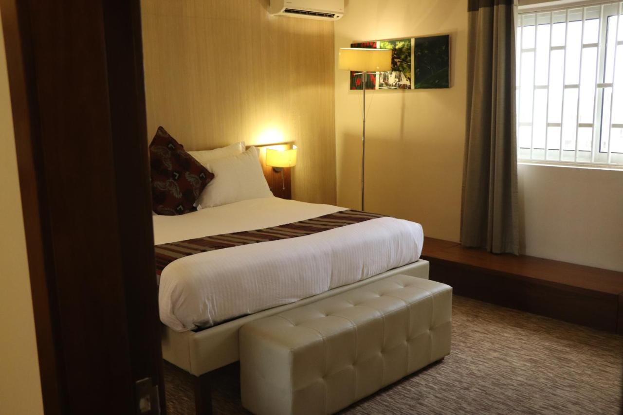 Mamba Point Hotel Монровия Экстерьер фото