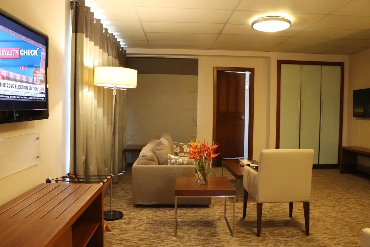 Mamba Point Hotel Монровия Экстерьер фото