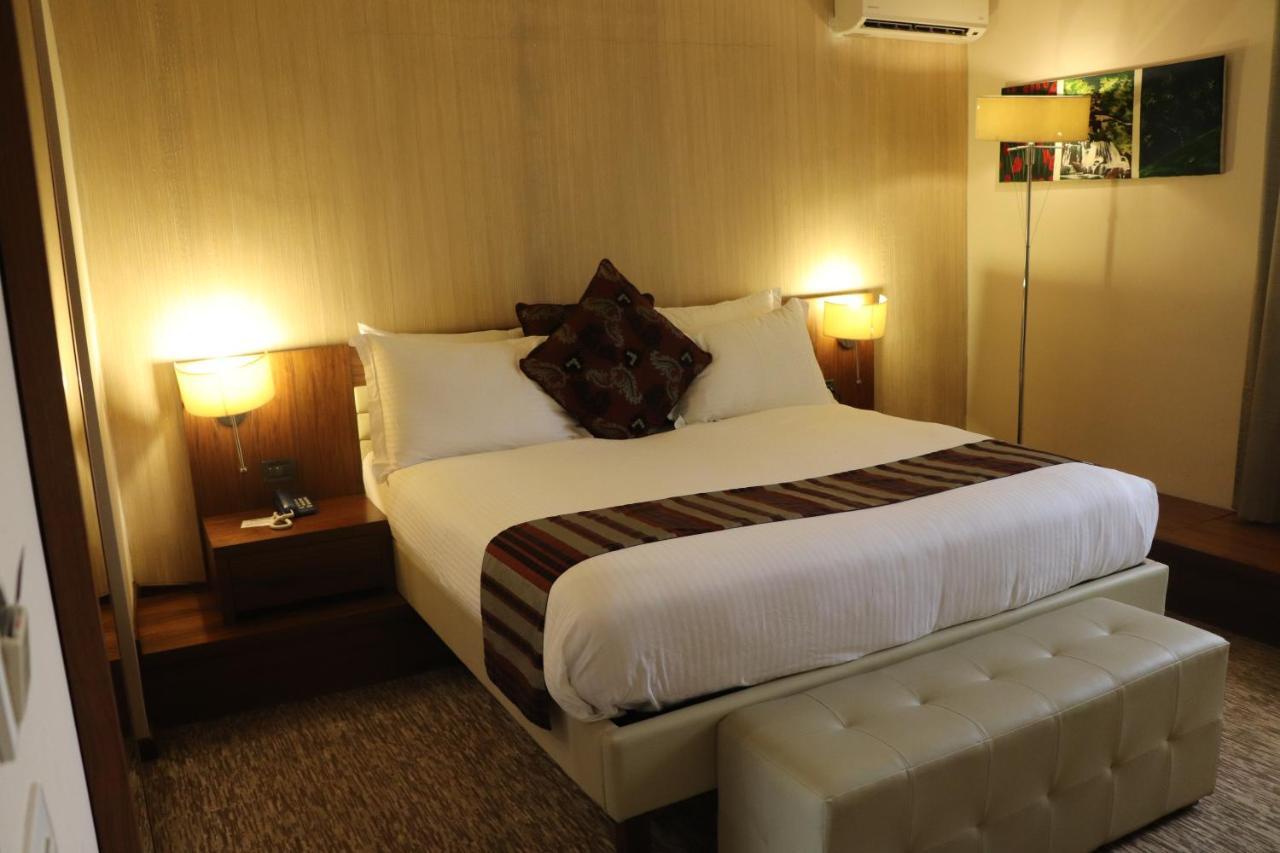 Mamba Point Hotel Монровия Экстерьер фото